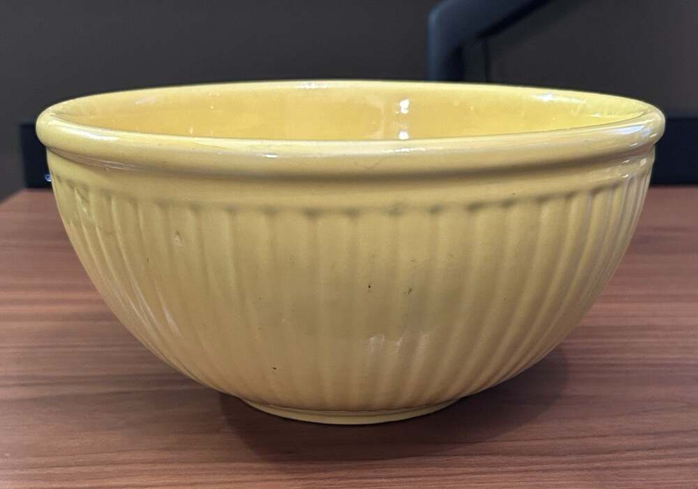 Redwing Pottery Gypsy Trail Reed Pattern 9" Yellow Mixing Bowl Vintage 1930’s